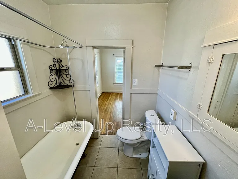 306 N Euclid Ave — Photo 9