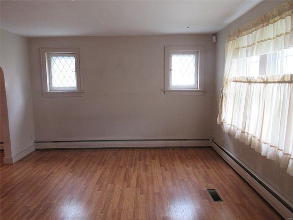 5th image of 314 Roberta Ave