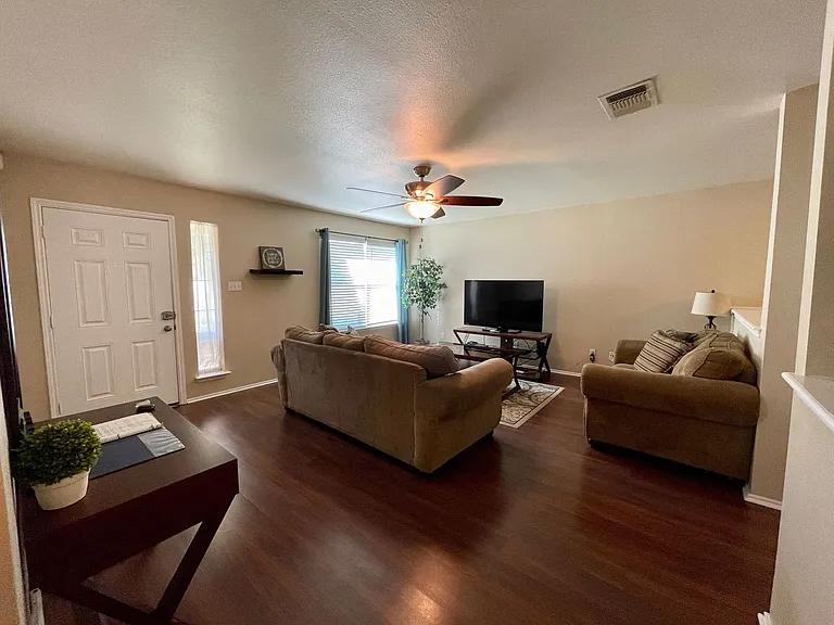 8711 Shaenwest — Photo 3