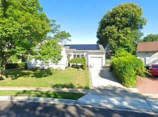 68 Riverdale Rd, Valley Stream, NY 11581