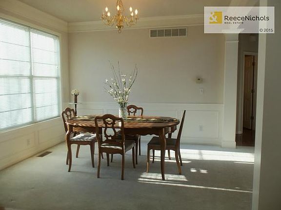 Dining Room Planked with Pillars!