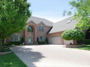 305 Jennifer Ln, Roselle, IL 60172