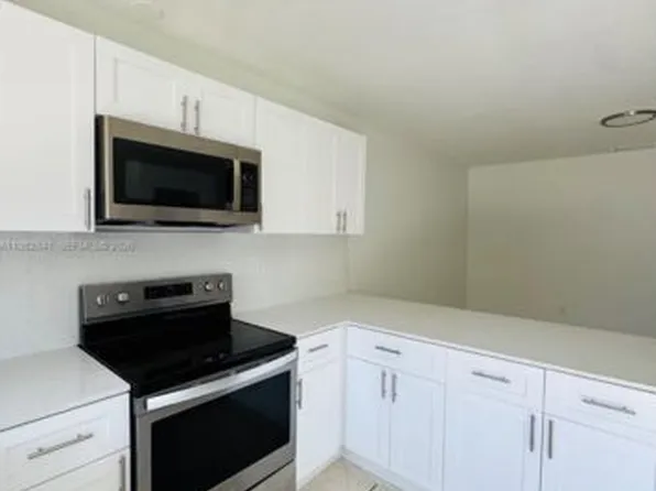 1107 NW 30th Ave, Miami, FL 33125