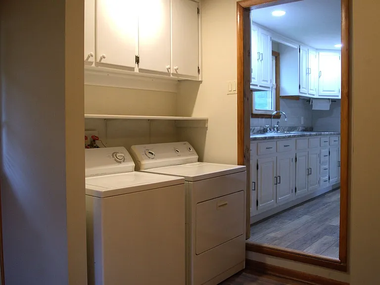 416 Victoria Dr — Photo 24