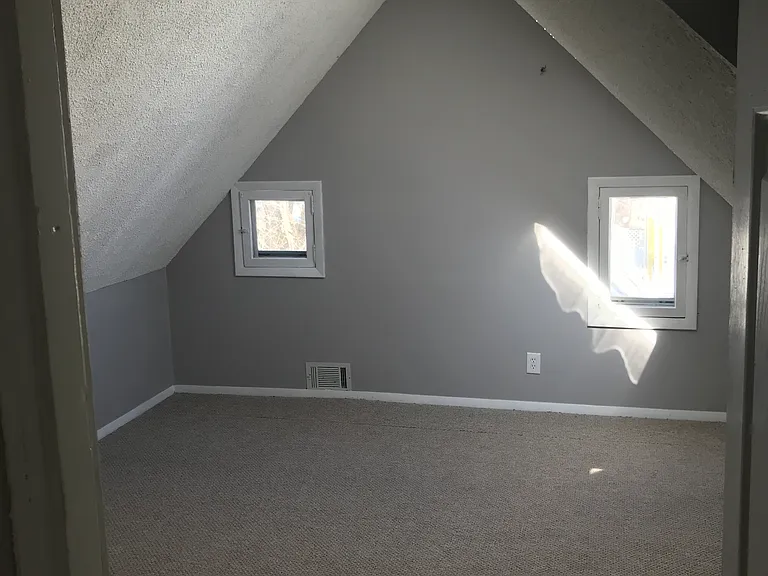 24 Hickory St — Photo 11