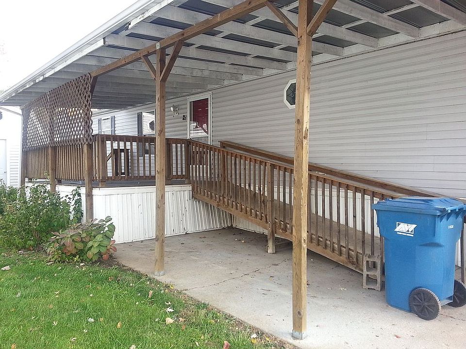 Lot 5 front door deck/patio