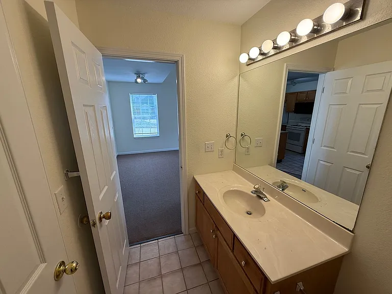 1326 N Frideriki Dr — Photo 14