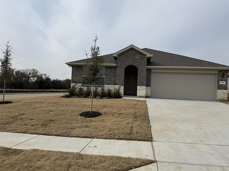 448 Kaufman Dr — Photo 2