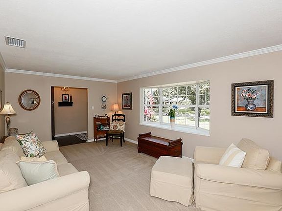 4th image of 601 Valle Vista Dr