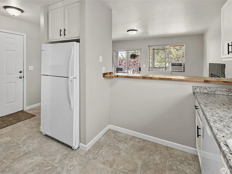 502 E River Ave #B — Photo 19