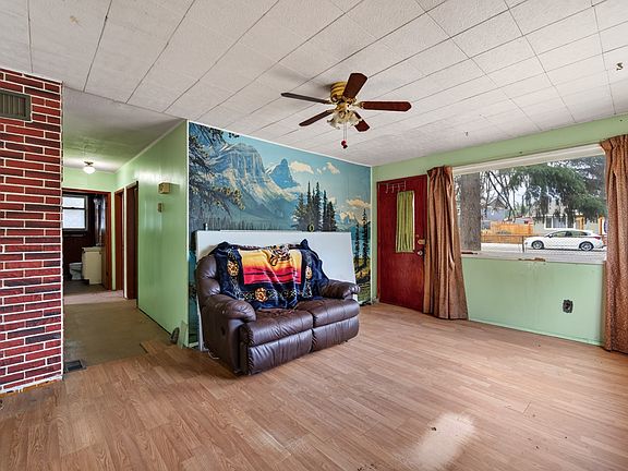 4th image of 1637 Coldwater Ave