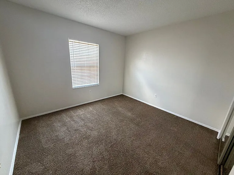 73 Olive Dr — Photo 9