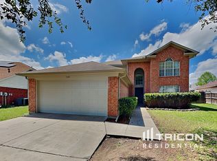 5320 Tennis Villa Dr, Arlington, TX 76017