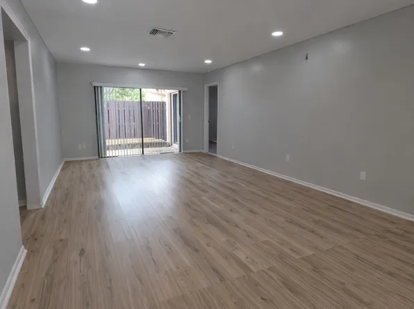 22335 Palomita Dr, Boca Raton, FL 33428