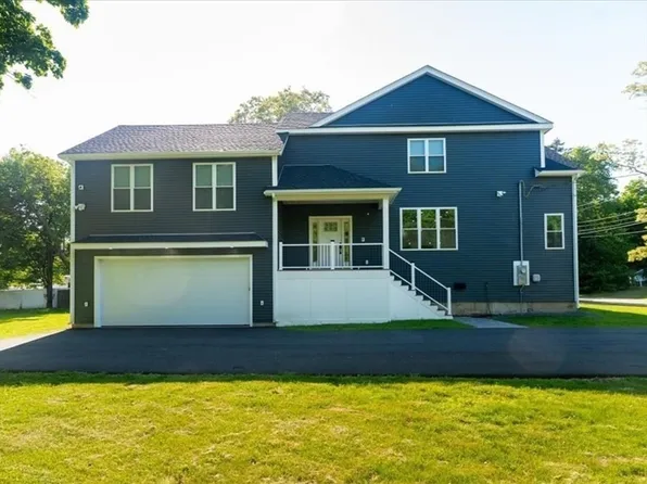 44 Winona St, Peabody, MA 01960