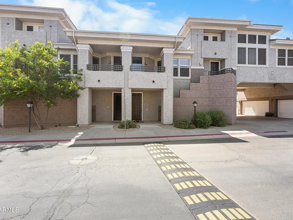 15221 N Clubgate Dr #2115