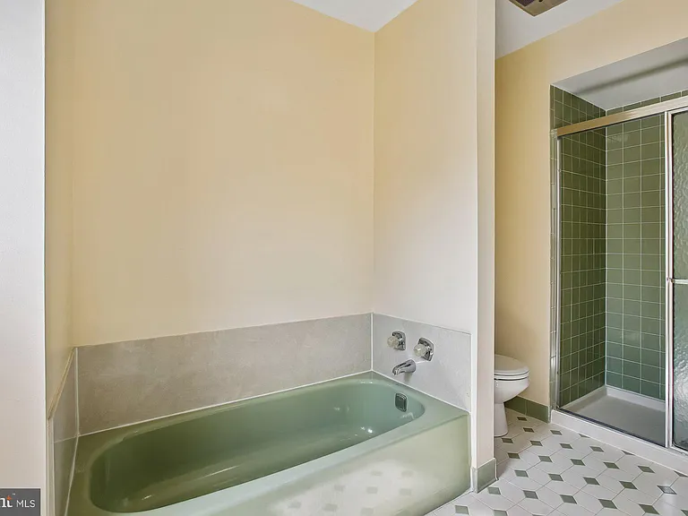 6604 Tina Ln — Photo 17