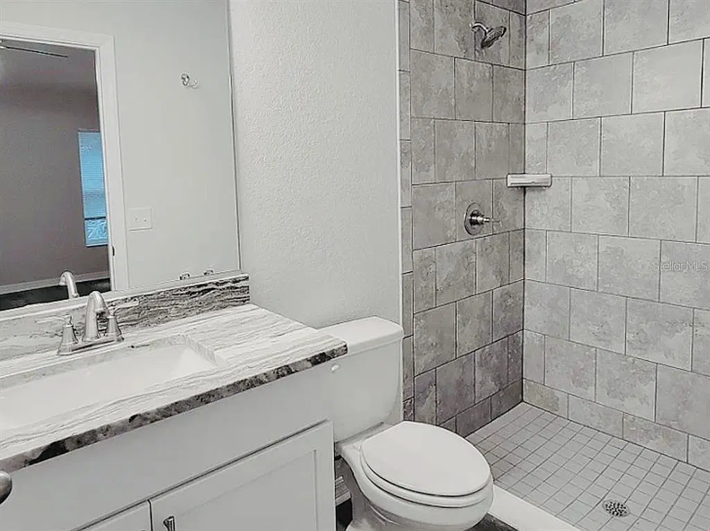 3 bed, 2.0 bath, 1351 sqft, $1,680 — Photo 4