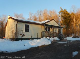 28 Volunteer Way, Waymart, PA 18472