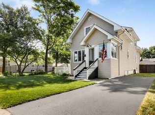 1409 E Walnut Ave, Des Plaines, IL 60016