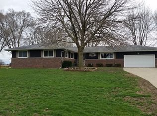 17626 Hickory Hills Rd, Sterling, IL 61081