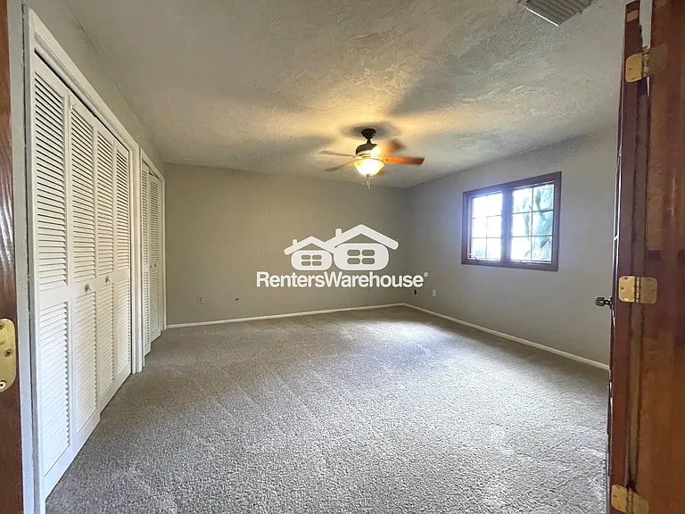 802 Embassy Rd — Photo 22