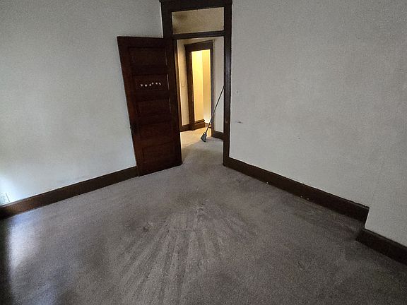 3rd image of 417 1/2 W Main St