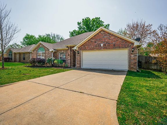 3rd image of 114 Woodbrook Ct