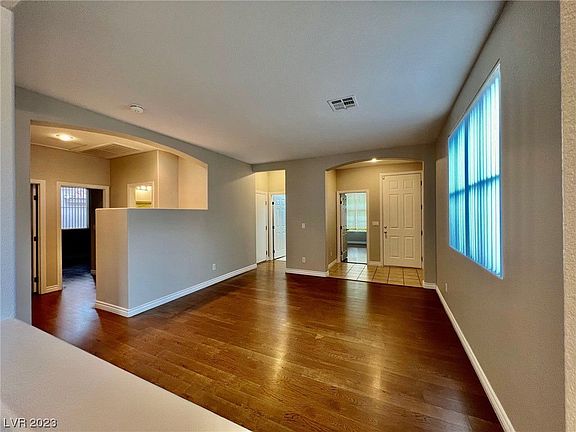4th image of 9868 Shadow Grove Ave