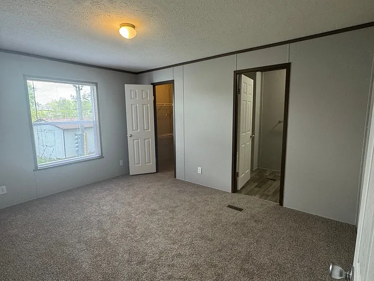 Oak Tree Village — Photo 24