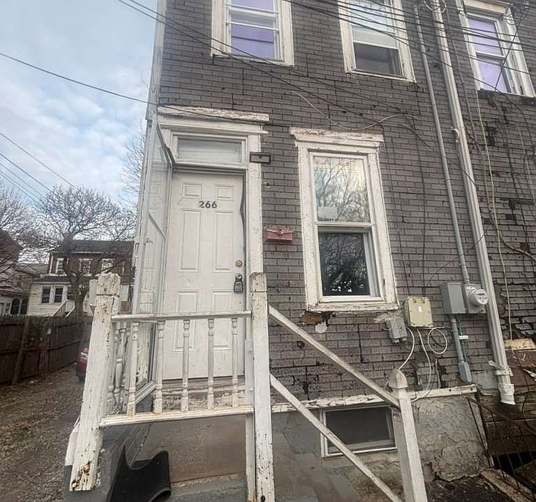1st image of 266 Hills Pl #1