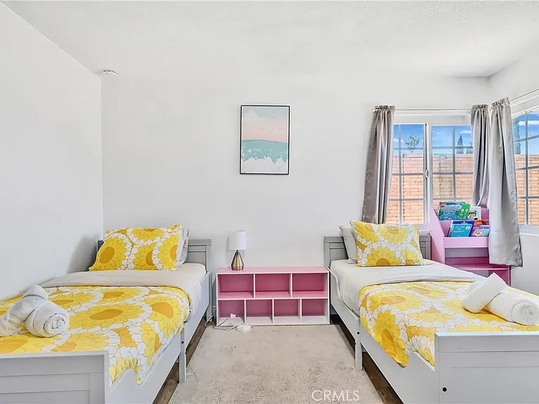 1345 S Jellick Ave — Photo 22