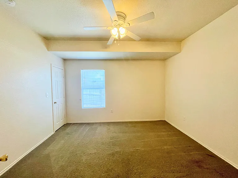 15415-15417 Kamary Ln — Photo 7