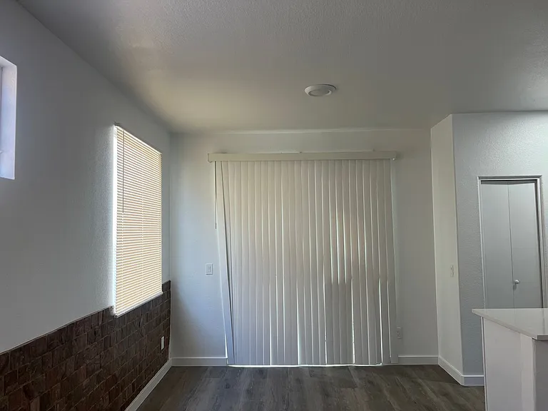 1426 E Romley Rd — Photo 24
