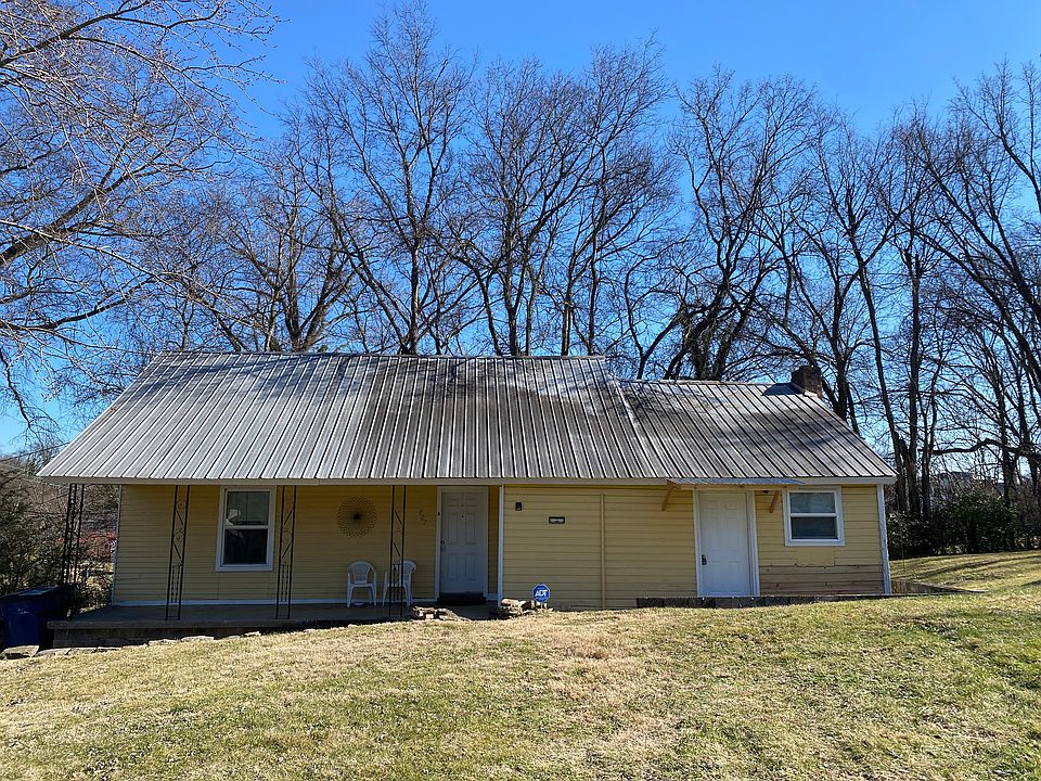 Cute and inviting! Welcome Home!