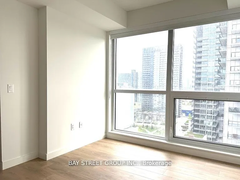 27 McMahon Dr #1512 — Photo 12
