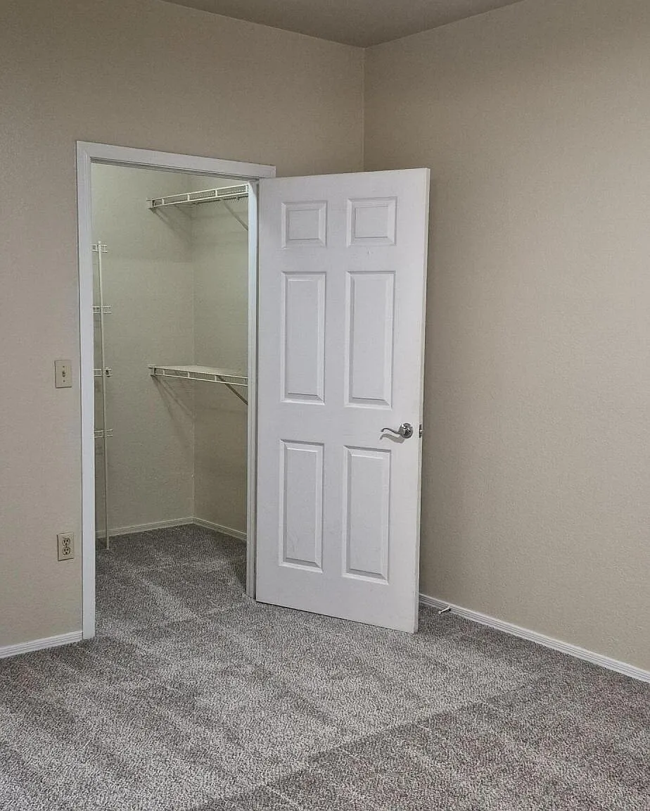 2 bed, 2.0 bath, 996 sqft, $1,575 — Photo 3