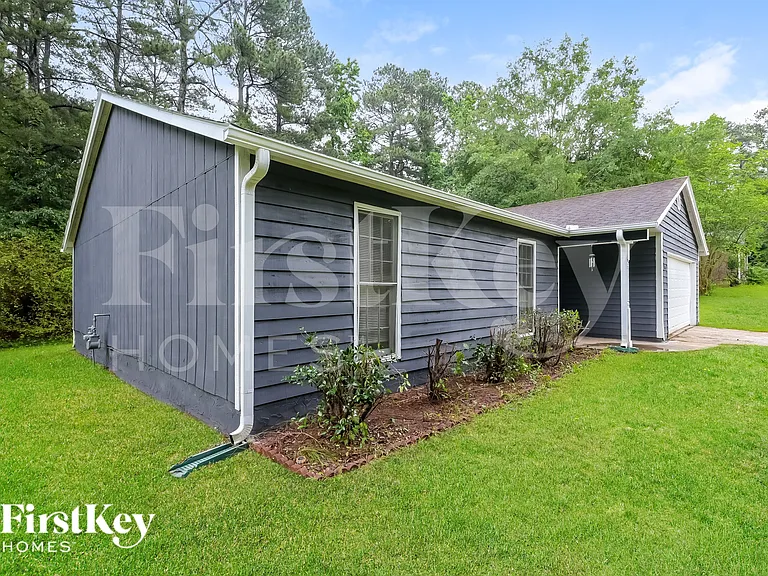 7460 Taylor Rd — Photo 2