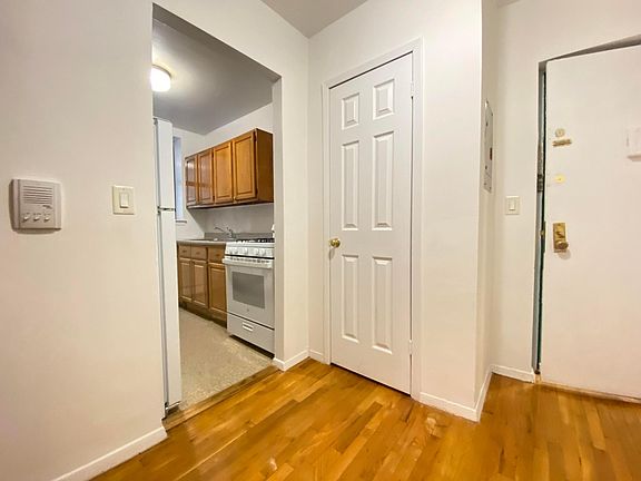 3rd image of 1310 Sheridan Ave #6F-1