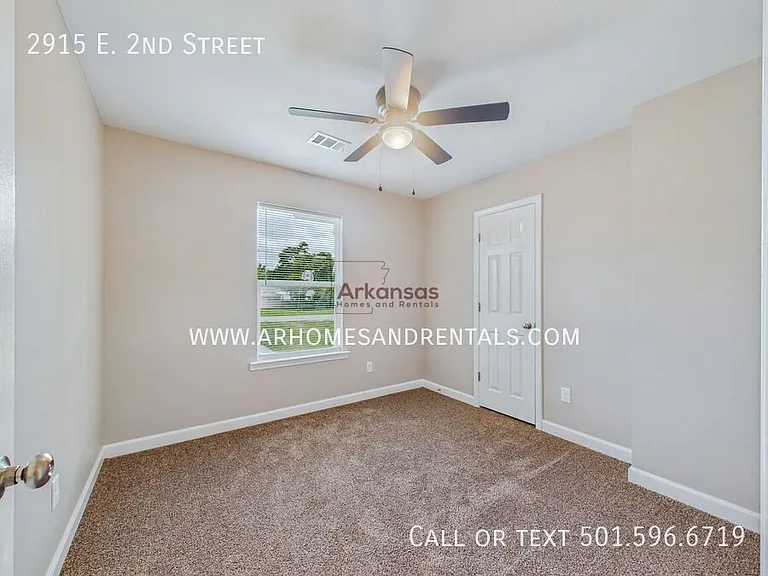 2915 E 2nd St — Photo 11