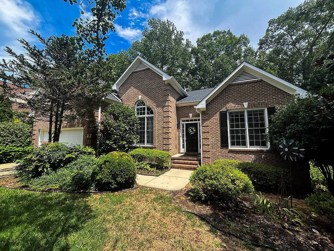 4 bed, 2486 sqft, $2,950 — Photo 1