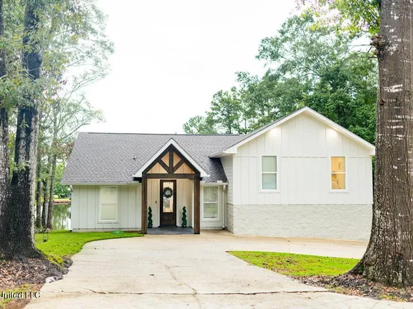 1400 E Lakeshore Dr, Carriere, MS 39426
