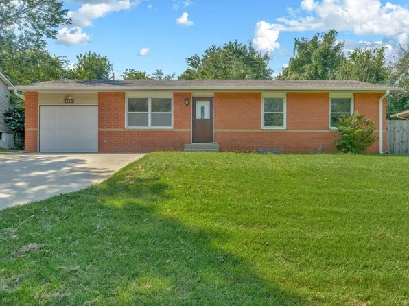 2225 SE 36th St, Topeka, KS 66605