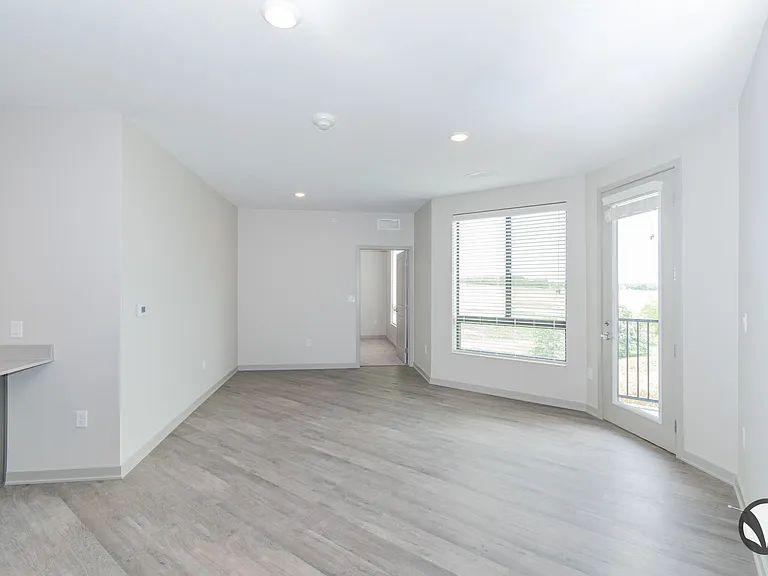 Chateau at Yankee Hill Apartments — Photo 75