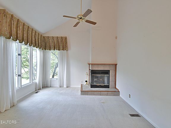 5th image of 8502 Barbee Ln