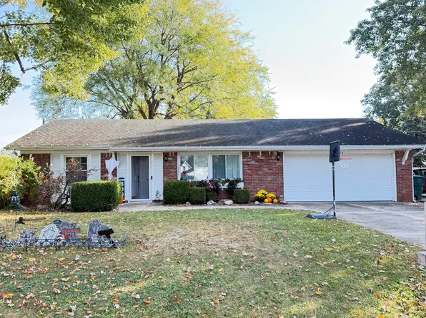 5504 N Winding Way, Muncie, IN 47304