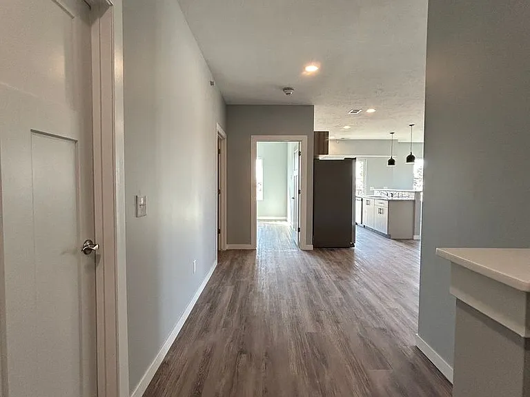 2724 Silver St — Photo 14