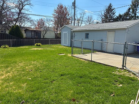 4th image of 39 E Carroll Dr