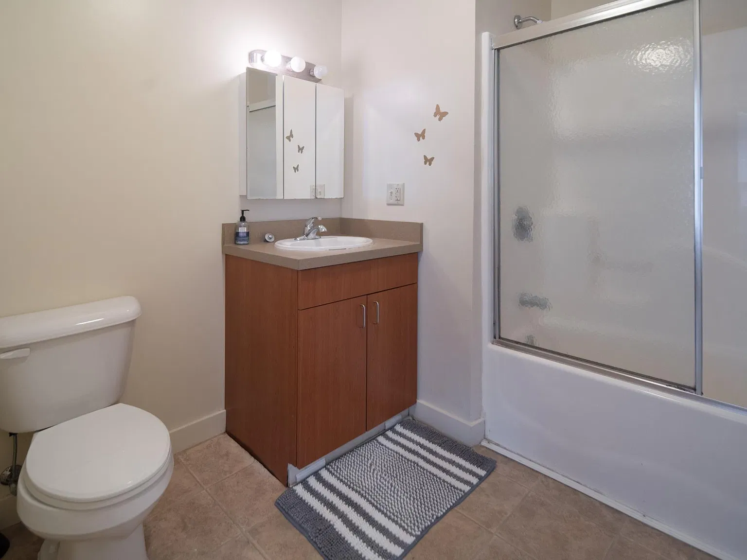 6 bed, 1628 sqft, $1,425 — Photo 4