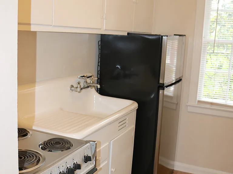 2827 Thornhill Rd — Photo 6